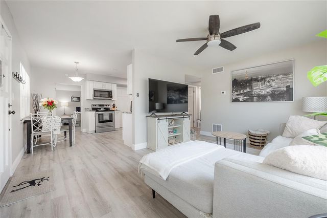 6944 40TH AVENUE N, St Petersburg, FL 33709