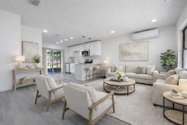 4605 ELMIRA PLACE, Orlando, FL 32811