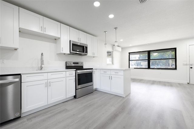 4605 ELMIRA PLACE, Orlando, FL 32811