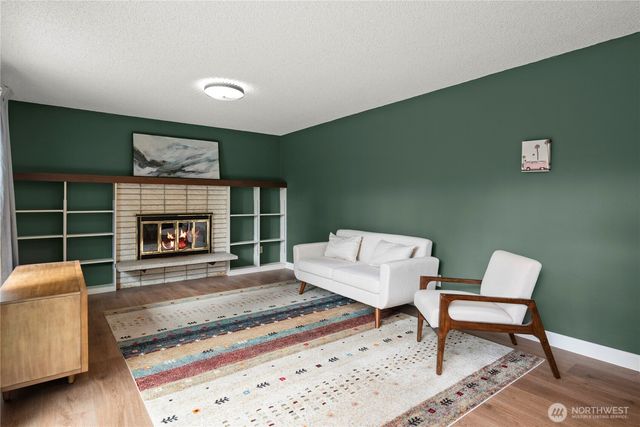 1075 SW 2nd Avenue, Oak Harbor, WA 98277