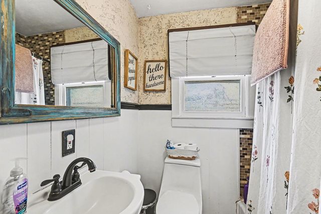 629 Alameda Road, Azle, TX 76020