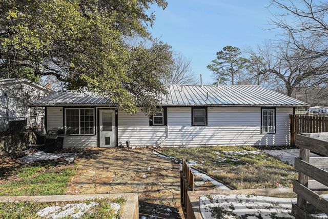 629 Alameda Road, Azle, TX 76020