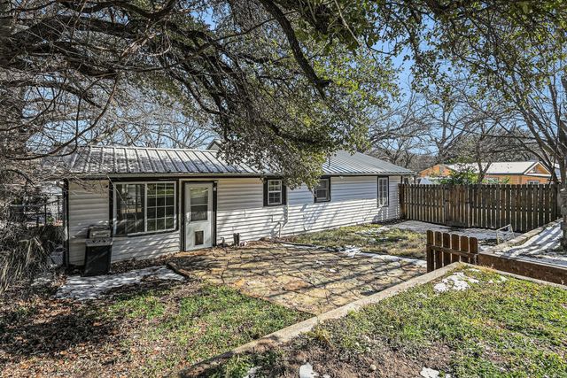 629 Alameda Road, Azle, TX 76020