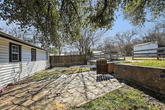 629 Alameda Road, Azle, TX 76020