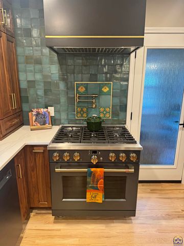 1731 SW Randolph AVE, Topeka, KS 66604