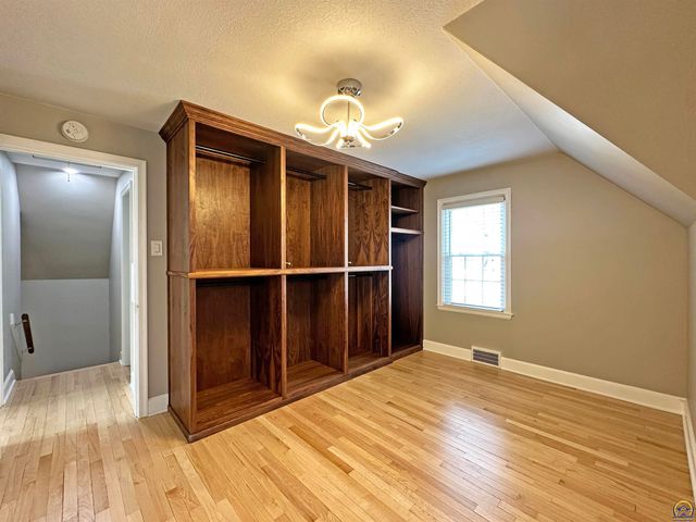 1731 SW Randolph AVE, Topeka, KS 66604