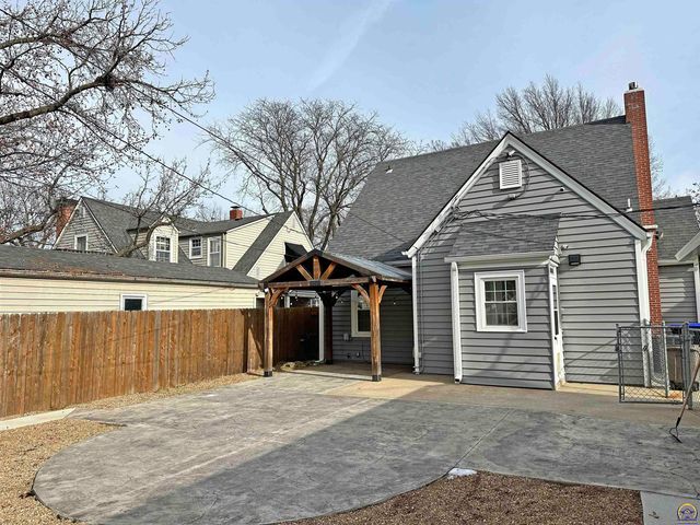 1731 SW Randolph AVE, Topeka, KS 66604