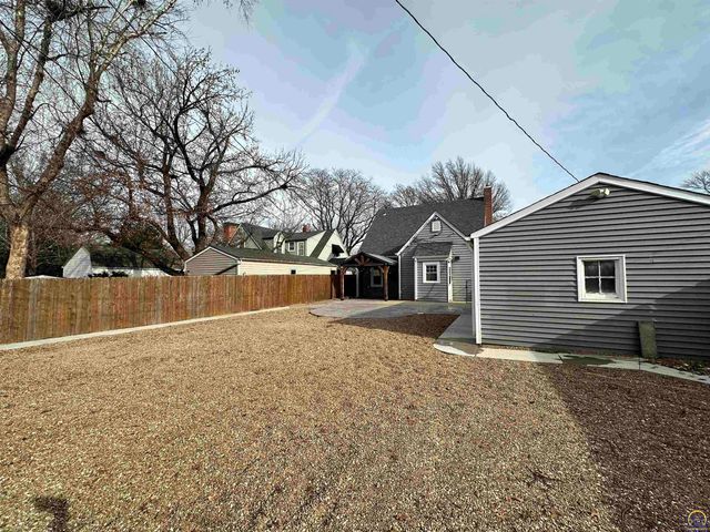 1731 SW Randolph AVE, Topeka, KS 66604