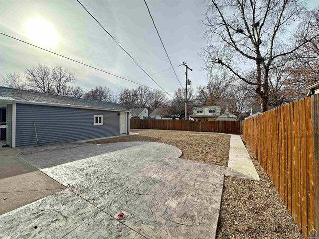 1731 SW Randolph AVE, Topeka, KS 66604