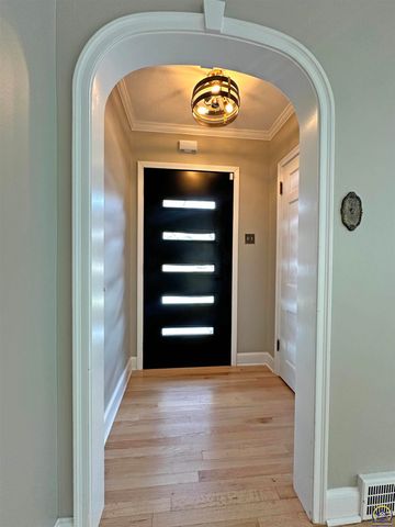 1731 SW Randolph AVE, Topeka, KS 66604