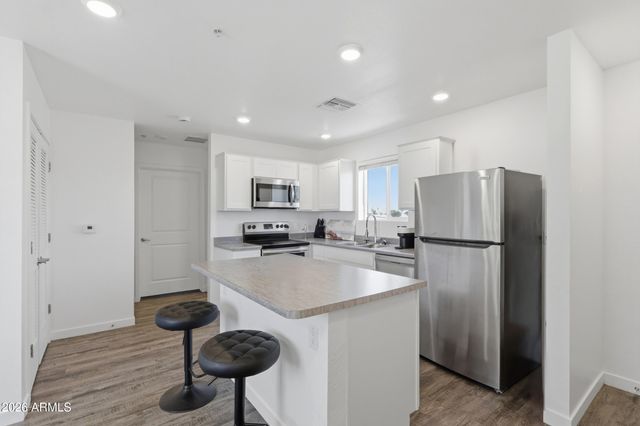 12945 W GREENWAY Road P, El Mirage, AZ 85335