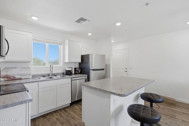 12945 W GREENWAY Road P, El Mirage, AZ 85335