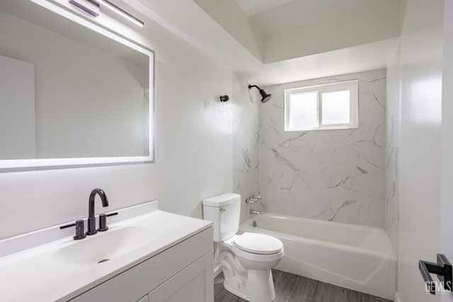 1112 San Vicente Drive, Bakersfield, CA 93307