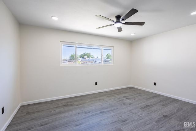 1112 San Vicente Drive, Bakersfield, CA 93307