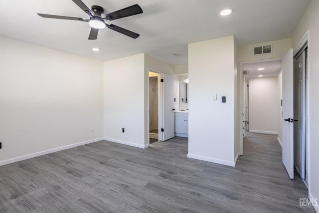 1112 San Vicente Drive, Bakersfield, CA 93307