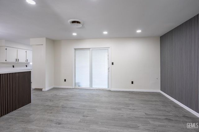 1112 San Vicente Drive, Bakersfield, CA 93307