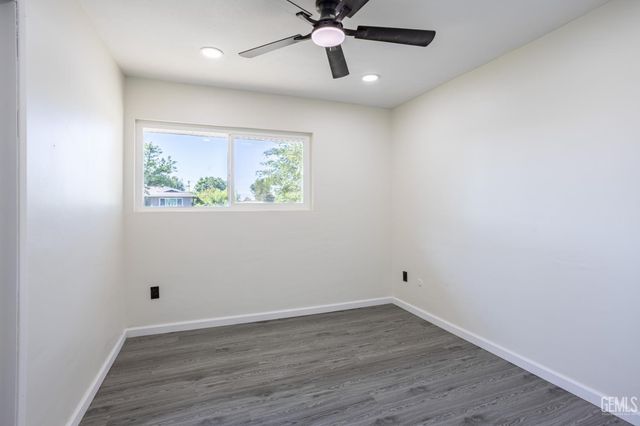 1112 San Vicente Drive, Bakersfield, CA 93307
