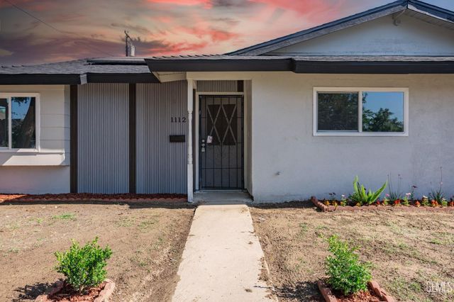 1112 San Vicente Drive, Bakersfield, CA 93307