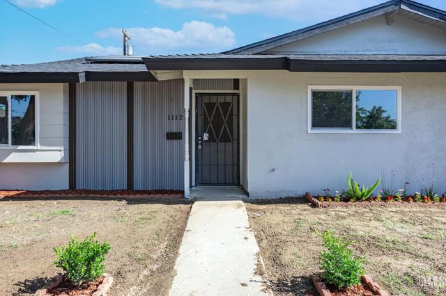 1112 San Vicente Drive, Bakersfield, CA 93307