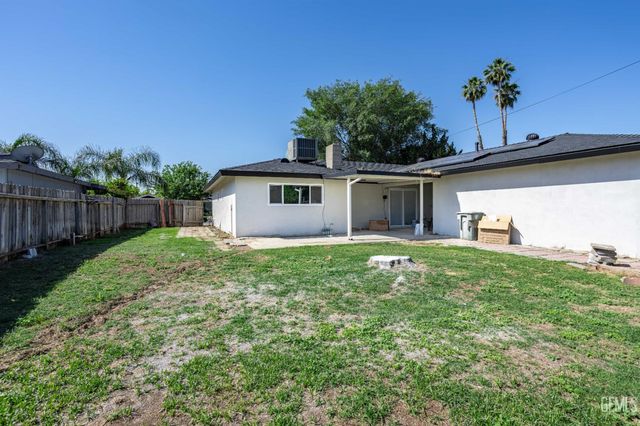 1112 San Vicente Drive, Bakersfield, CA 93307