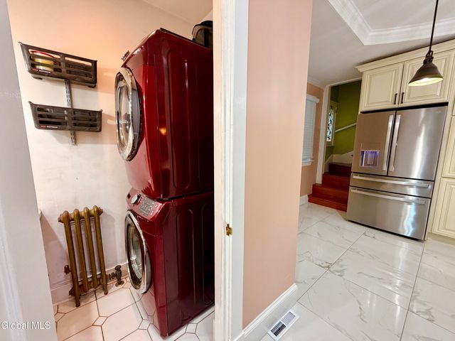 831 Wright Avenue, Schenectady, NY 12309