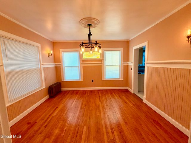 831 Wright Avenue, Schenectady, NY 12309