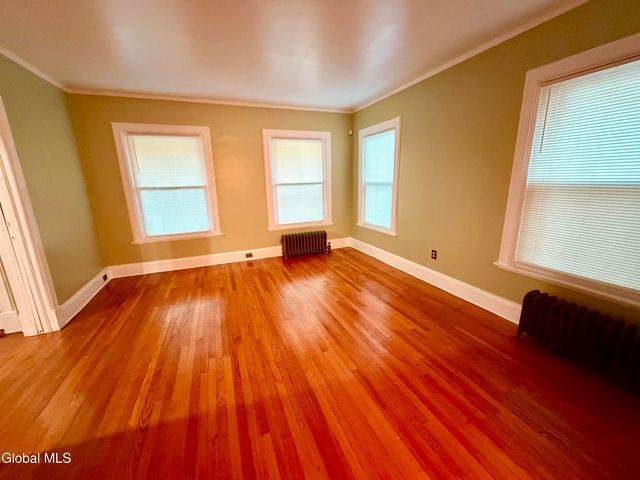 831 Wright Avenue, Schenectady, NY 12309