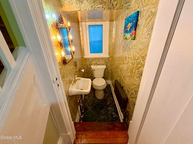 831 Wright Avenue, Schenectady, NY 12309