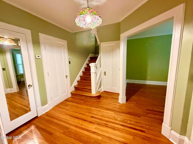 831 Wright Avenue, Schenectady, NY 12309
