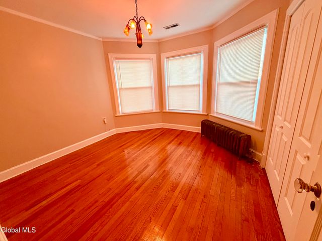 831 Wright Avenue, Schenectady, NY 12309