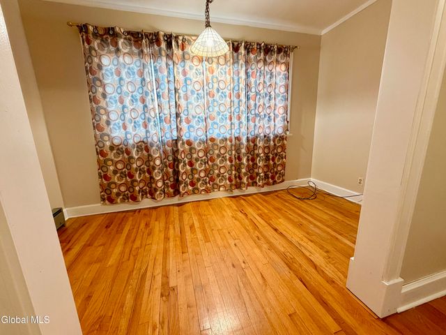 831 Wright Avenue, Schenectady, NY 12309
