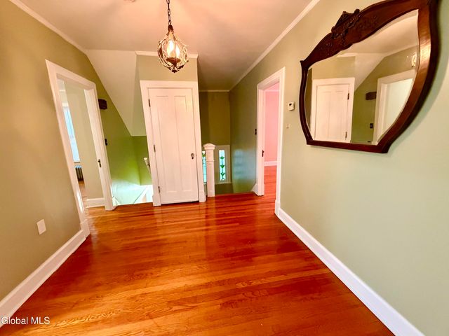 831 Wright Avenue, Schenectady, NY 12309