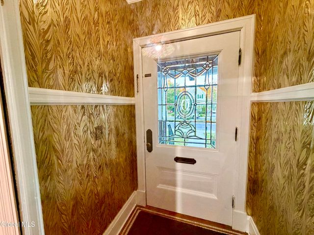 831 Wright Avenue, Schenectady, NY 12309