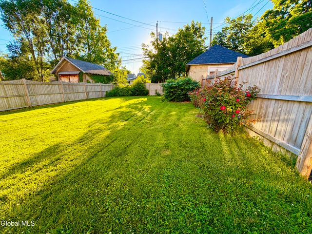 831 Wright Avenue, Schenectady, NY 12309