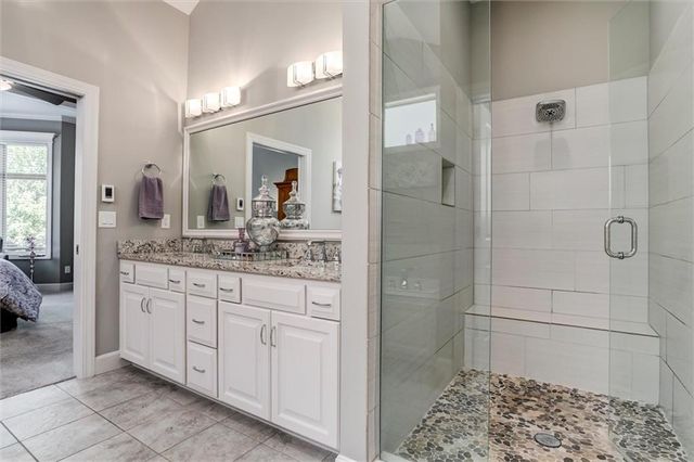 19616 W 100th Terrace, Lenexa, KS 66220