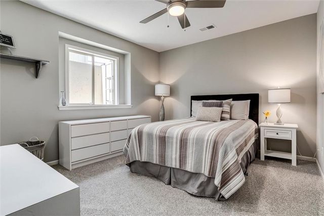 19616 W 100th Terrace, Lenexa, KS 66220