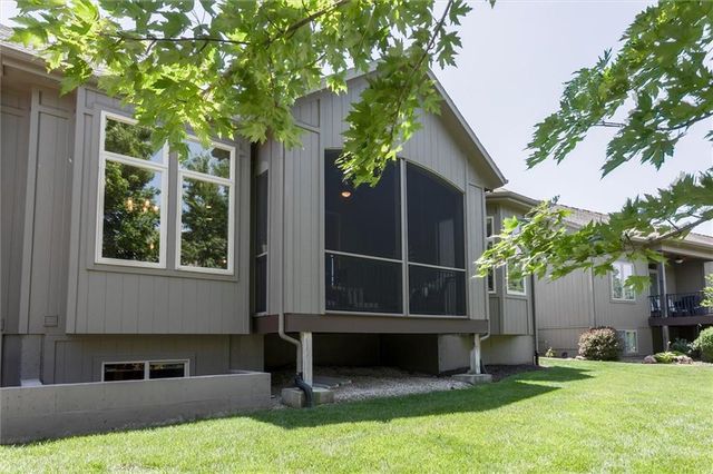 19616 W 100th Terrace, Lenexa, KS 66220