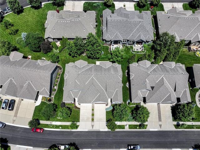 19616 W 100th Terrace, Lenexa, KS 66220