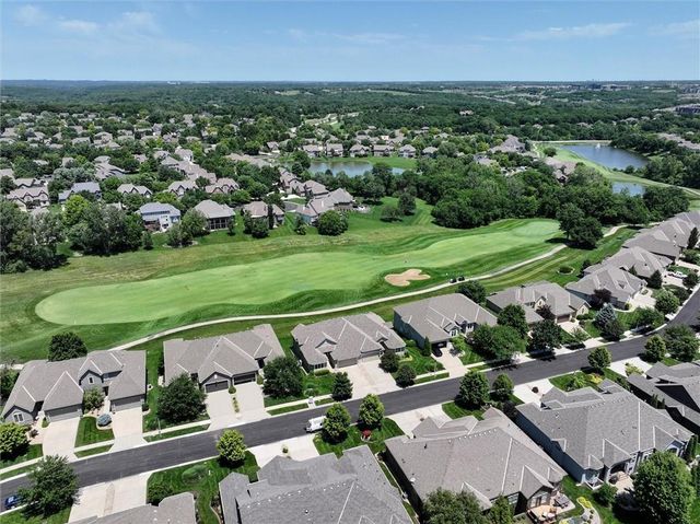 19616 W 100th Terrace, Lenexa, KS 66220