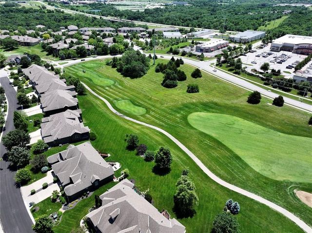 19616 W 100th Terrace, Lenexa, KS 66220