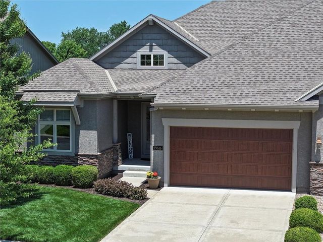 19616 W 100th Terrace, Lenexa, KS 66220