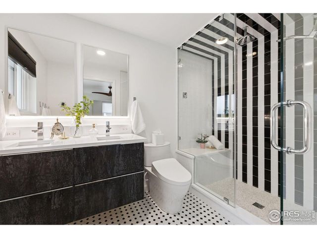 8612 W 69th Pl, Arvada, CO 80004