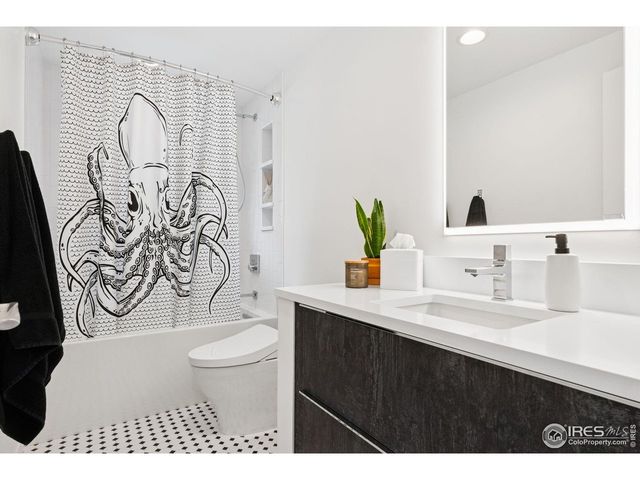 8612 W 69th Pl, Arvada, CO 80004