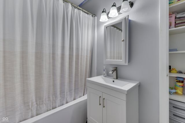 8025 W Sycamore Road, Fairland, IN 46126