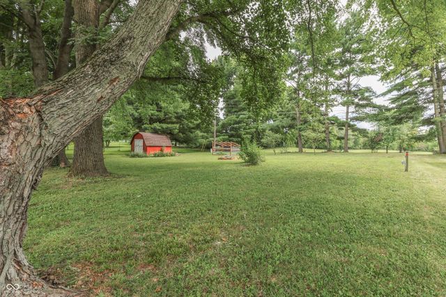 8025 W Sycamore Road, Fairland, IN 46126