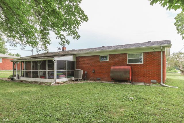 8025 W Sycamore Road, Fairland, IN 46126