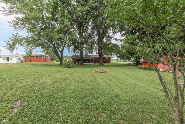 8025 W Sycamore Road, Fairland, IN 46126