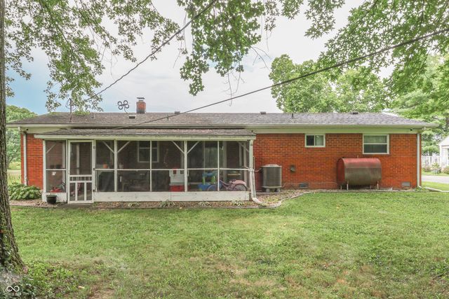8025 W Sycamore Road, Fairland, IN 46126