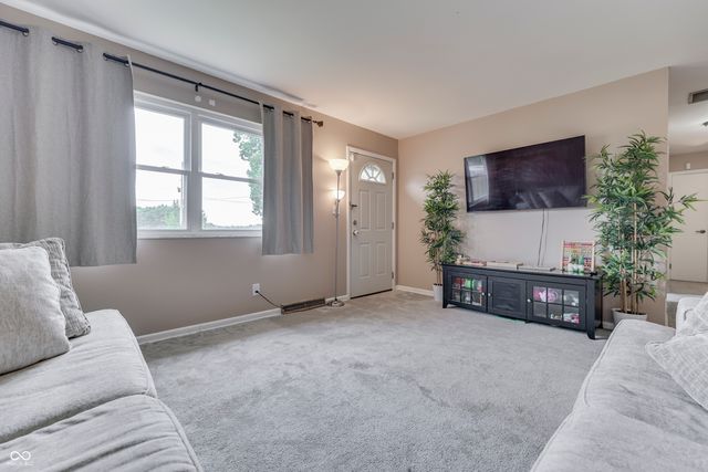 8025 W Sycamore Road, Fairland, IN 46126