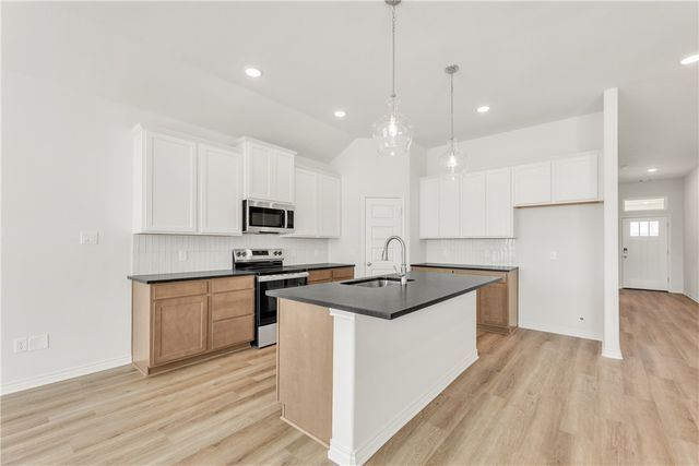 3176 Margaret Rudder Parkway, Bryan, TX 77808